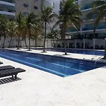 Cartagena Morros playa edificio frente al mar 1